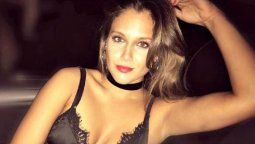 Barbie Vélez y el Pollo Álvarez se mataron a besos en un boliche