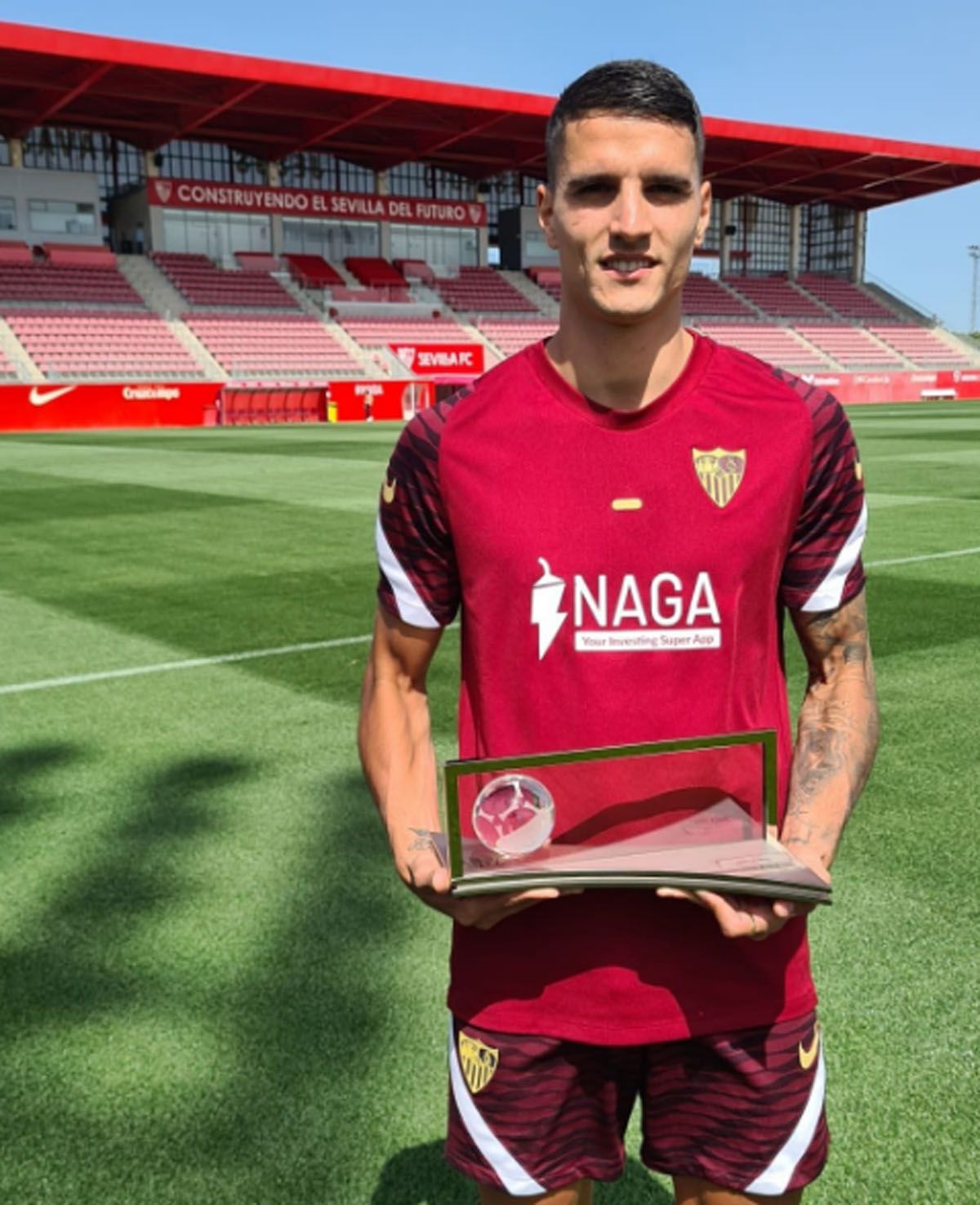 Erik Lamela ganó el Puskas por un gol en el Tottenham y lo recibió siendo jugador de Sevilla