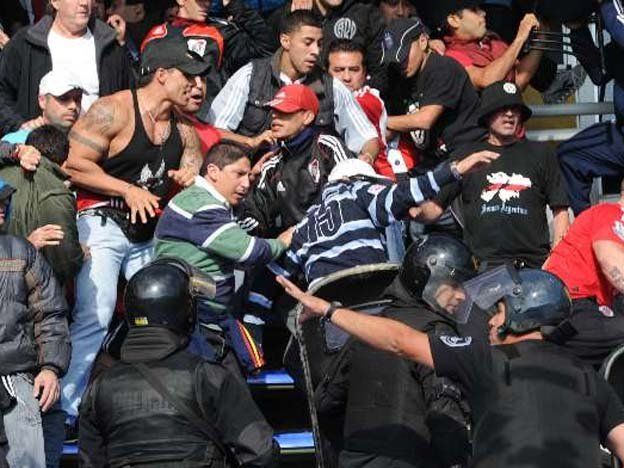 Cinco detenidos tras una pelea entre barras de River y Platense