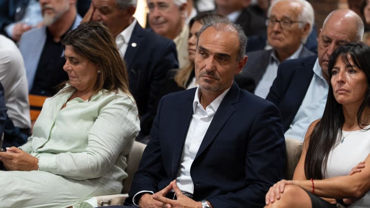 Eduardo Menem y legisladoras nacionales por Mendoza participaron del Almuerzo de Bodegas de Argentina. Eduardo Menem y legisladoras nacionales por Mendoza participaron del Almuerzo de Bodegas de Argentina.