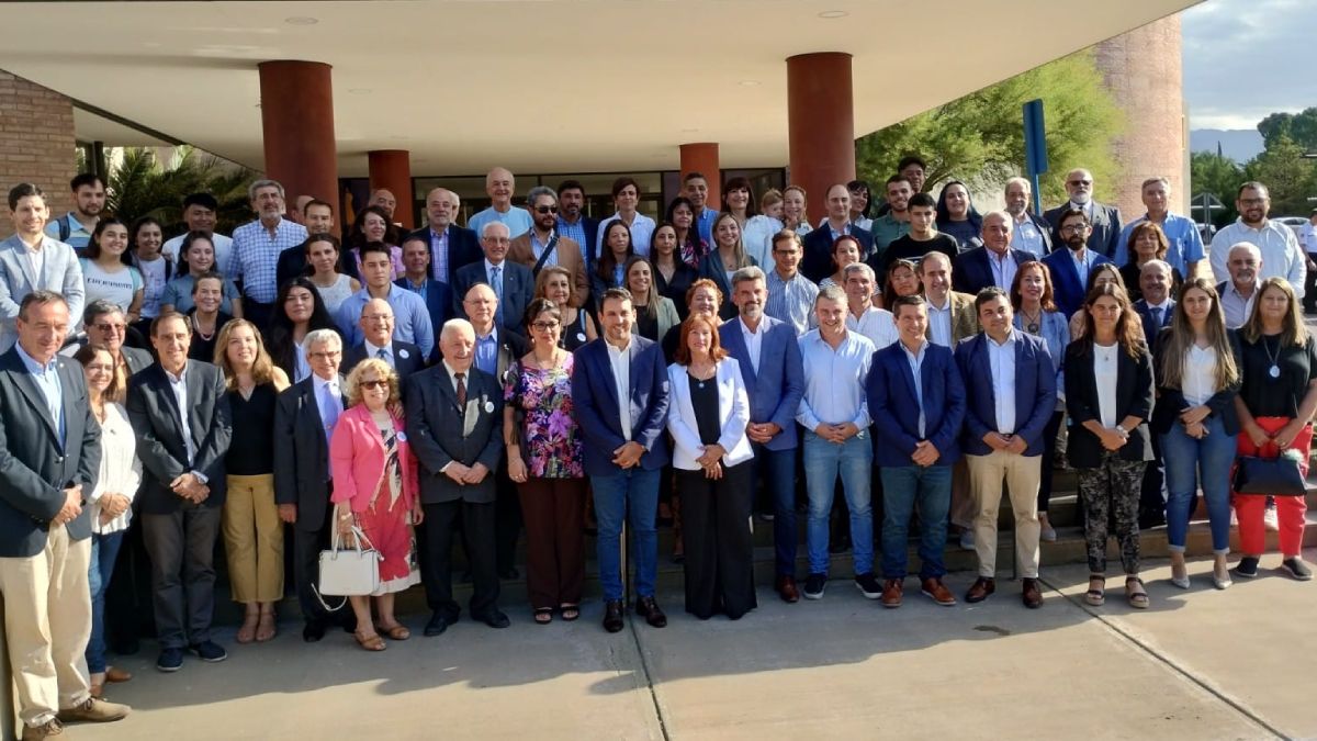 La rectora de la UNCuyo sumó el apoyo de diversos sectores para incluir a la  educación en el Pacto de Mayo