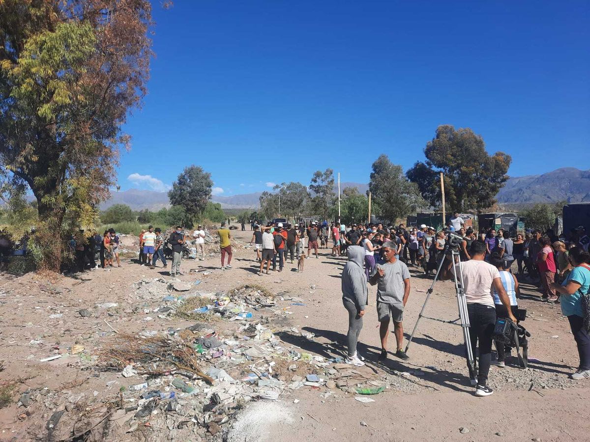 Durante el operativo se produjeron enfrentamientos. Siete policías resultaron lesionados.