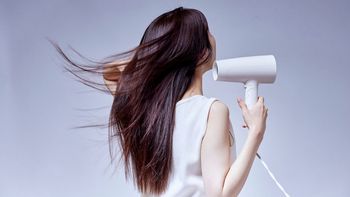 Cómo secarse el pelo correctamente con el secador para no dejar el pelo enredado Cómo secarse el pelo correctamente con el secador para no dejar el pelo enredado