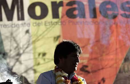 Evo Morales estatizó 4 empresas eléctricas