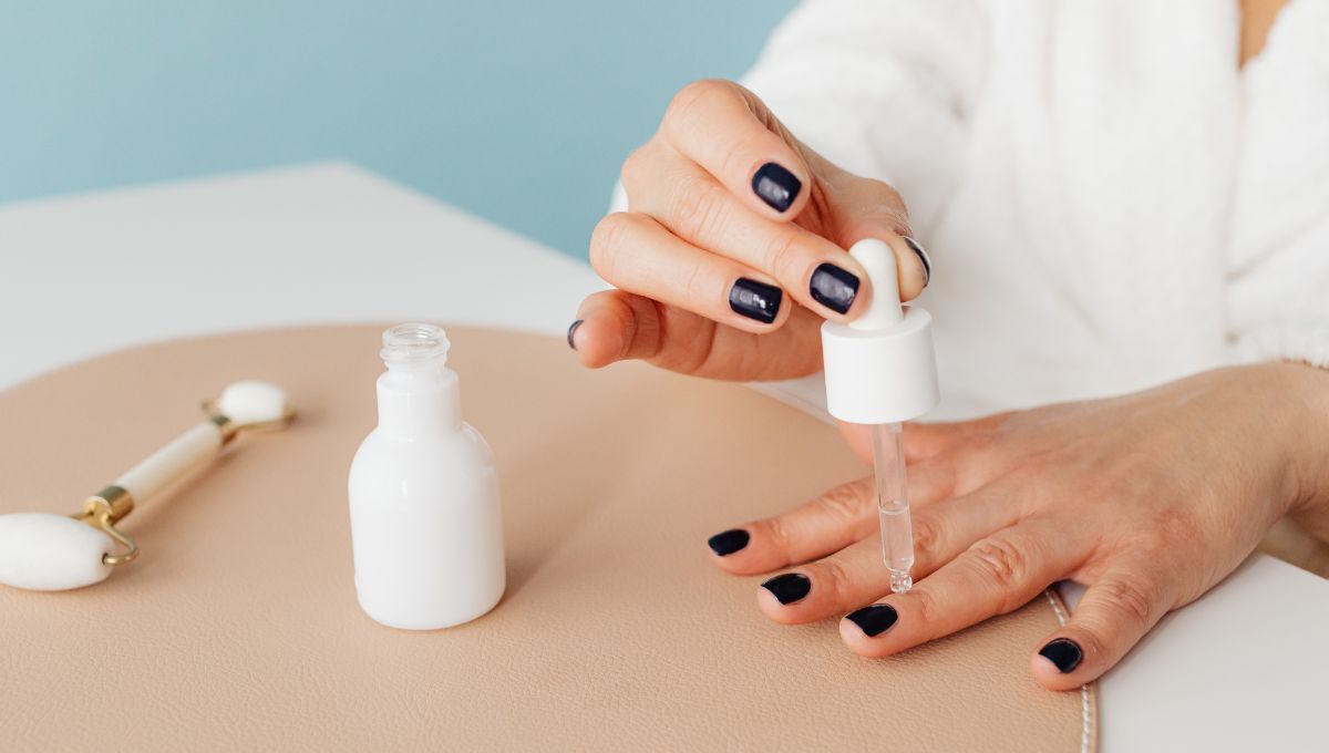 Te aconsejamos aplicar en tus cutículas aceite de almendras. Te aconsejamos aplicar en tus cutículas aceite de almendras. 