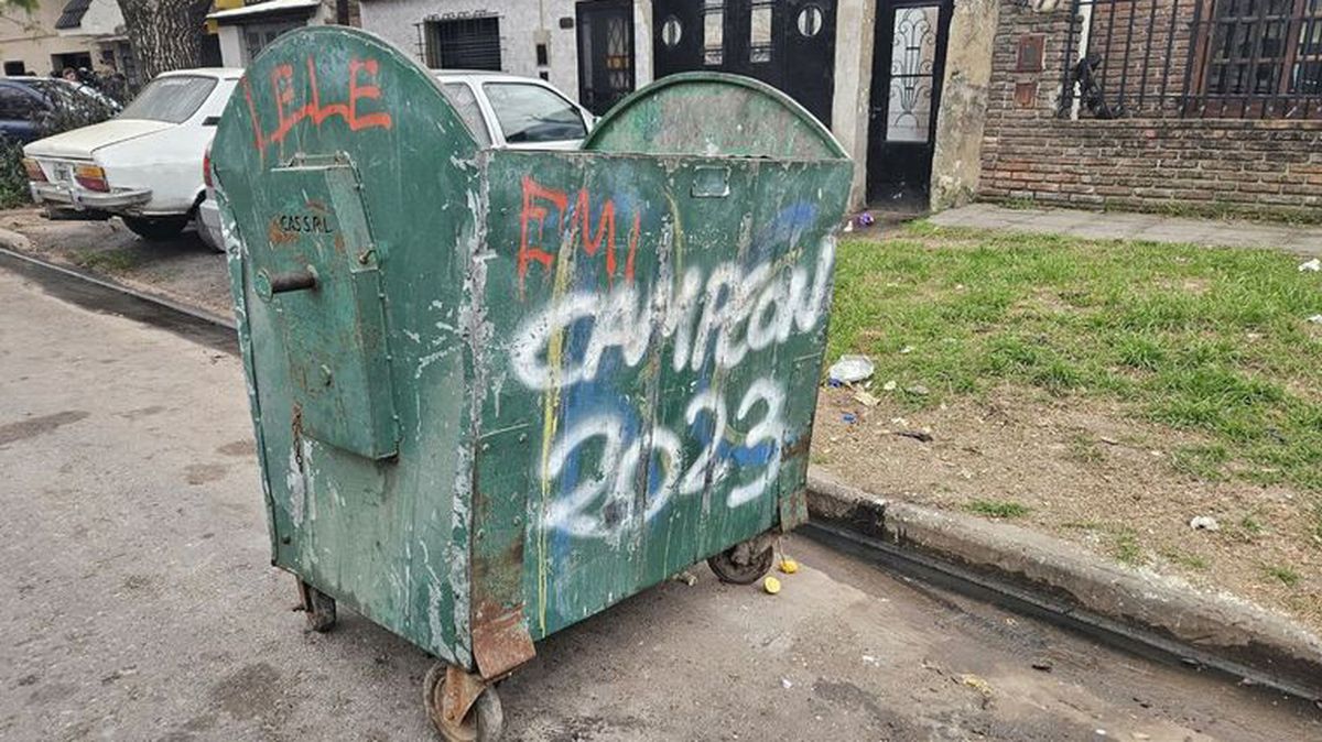 El cuerpo de un bebe recién nacido fue encontrado en un contenedor de basura