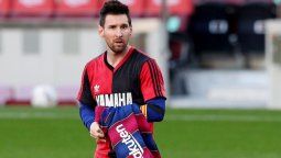 Messi recibió esa multa por haber exhibido la camiseta de Newells Old Boys en su festejo de gol en homenaje a Diego Armando Maradona.