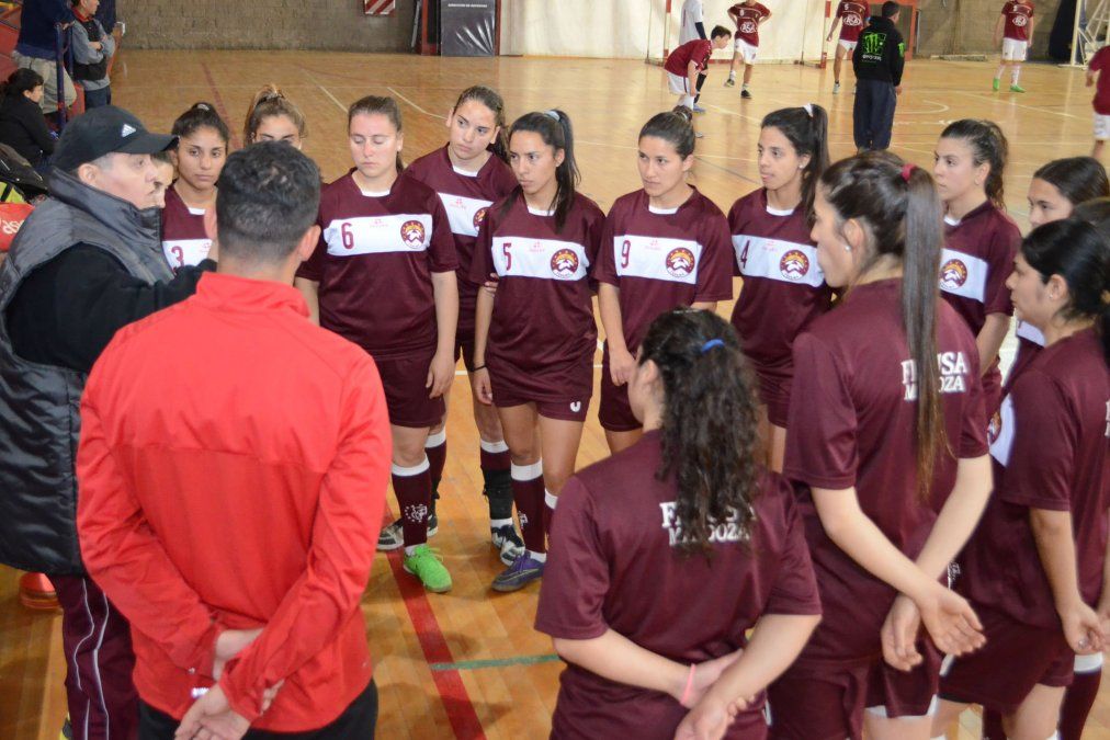 La selección femenina, lista para el debut
