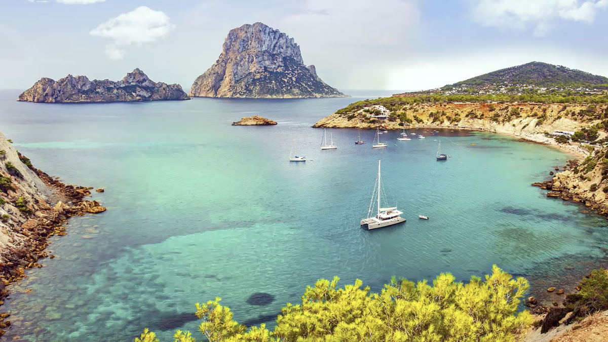 Disfruta del Mediterráneo con esta oferta. Disfruta del Mediterráneo con esta oferta.