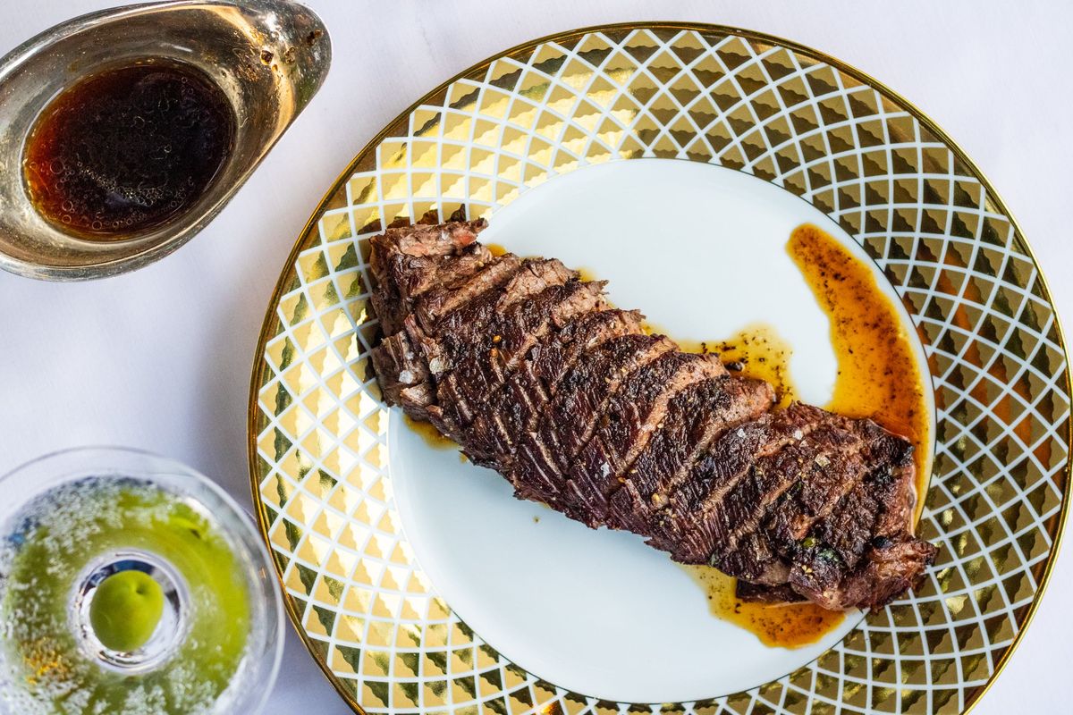 Las estrellas del restaurant: las carnes, las pastas y los martinis.