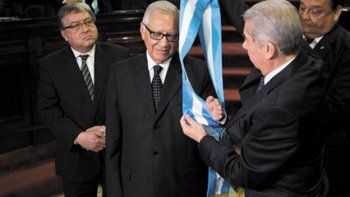 Guatemaltecos votan el domingo en medio de un gran escándalo por corrupción