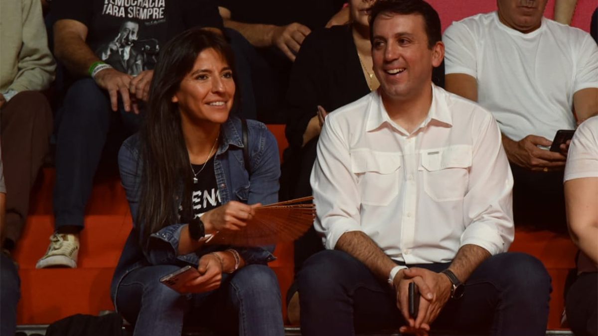 Pamela Verasay junto a Tadeo García Zalazar en el acto de la UCR.