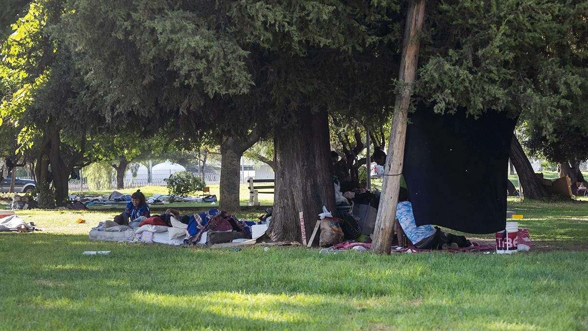 La cantidad de personas que viven en la pobreza se redujo tanto en Mendoza como en el país para el INDEC