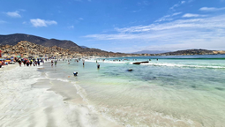 Es una de las playas más hermosas de Chile y queda a 20 kilómetros de La Serena. Es una de las playas más hermosas de Chile y queda a 20 kilómetros de La Serena.