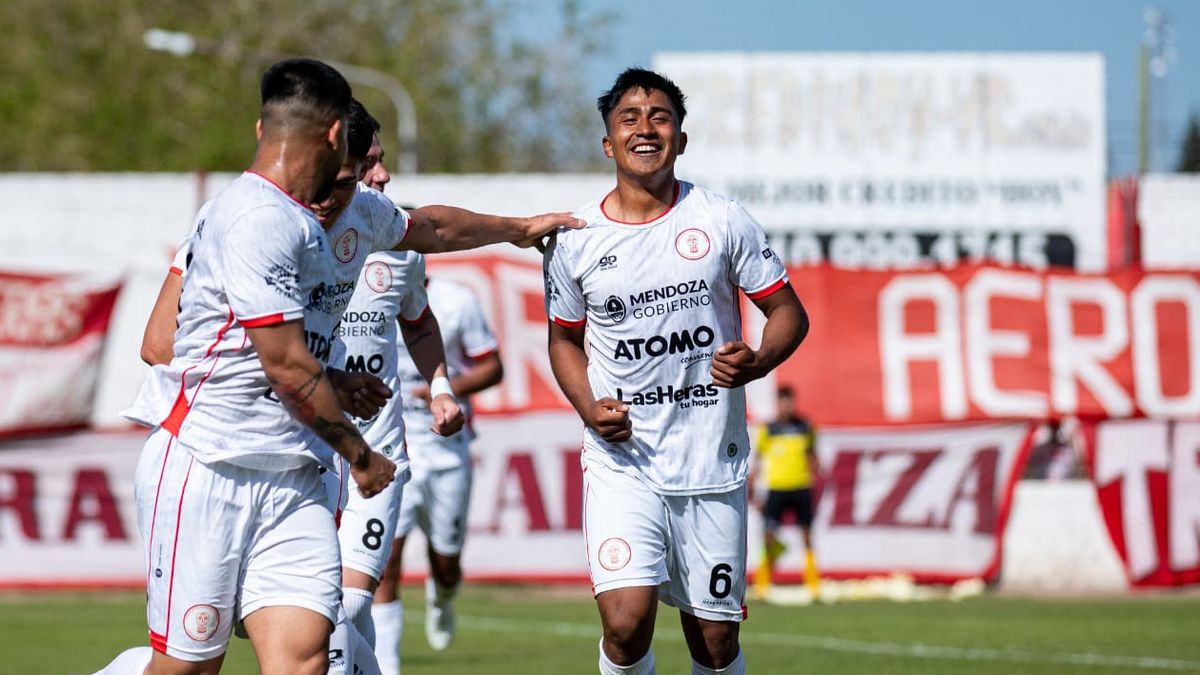 El defensor Enzo Montenegro se ha afianzado en la última línea del Globo. El defensor Enzo Montenegro se ha afianzado en la última línea del Globo.