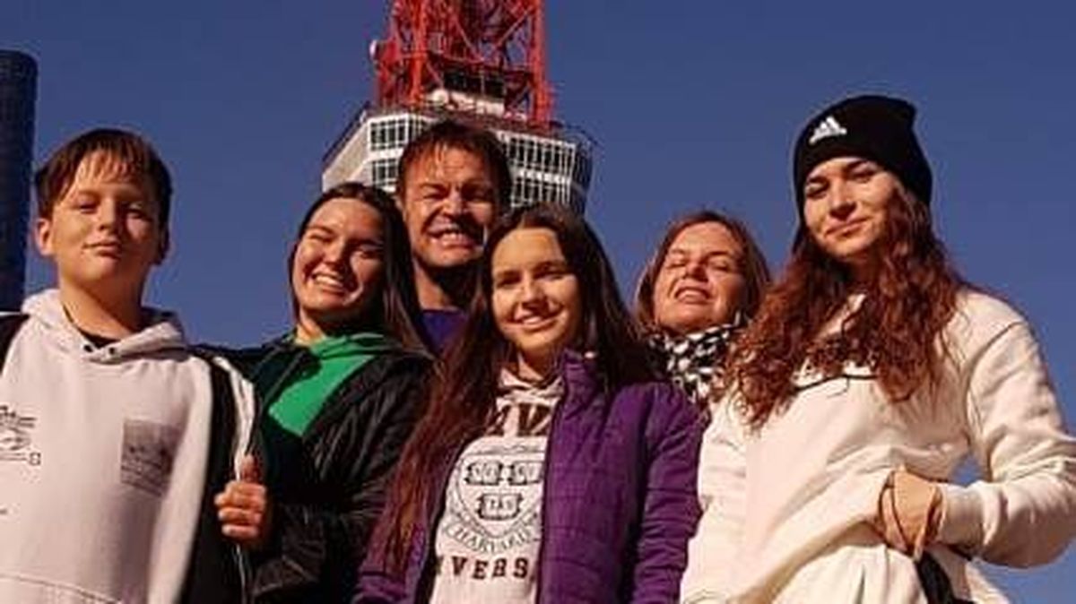 La familia regresaba de sus vacaciones en Necochea y la tragedia se produjo a 50 km de su domicilio en Dalvian. La familia regresaba de sus vacaciones en Necochea y la tragedia se produjo a 50 km de su domicilio en Dalvian.