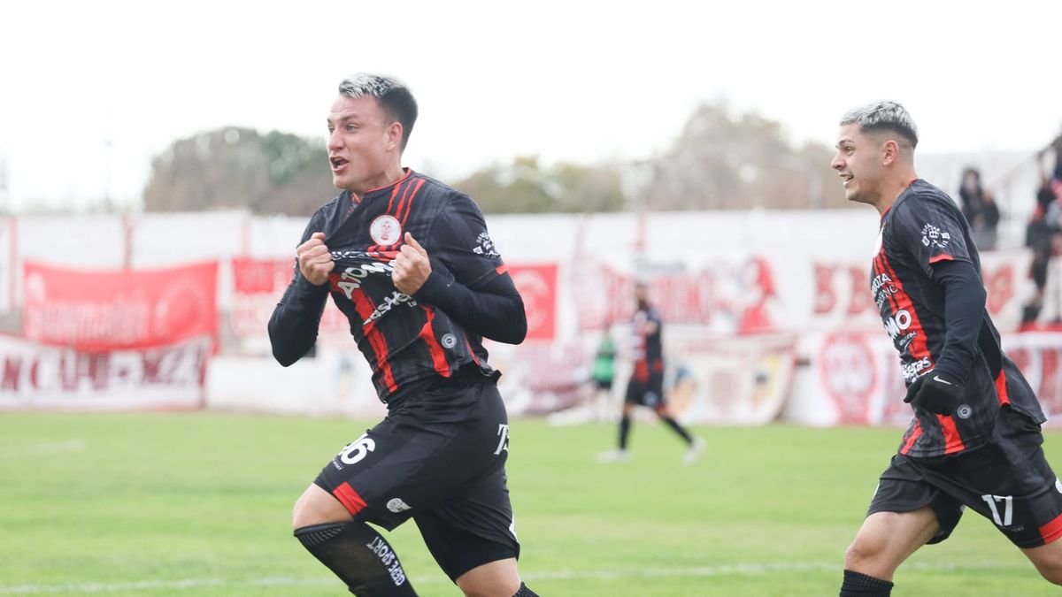 Hernán Tifner autor del gol de Huracán Las Heras, fue muy autocrítico tras la derrota ante Juventud Unida, de San Luis en calle Olascoaga.