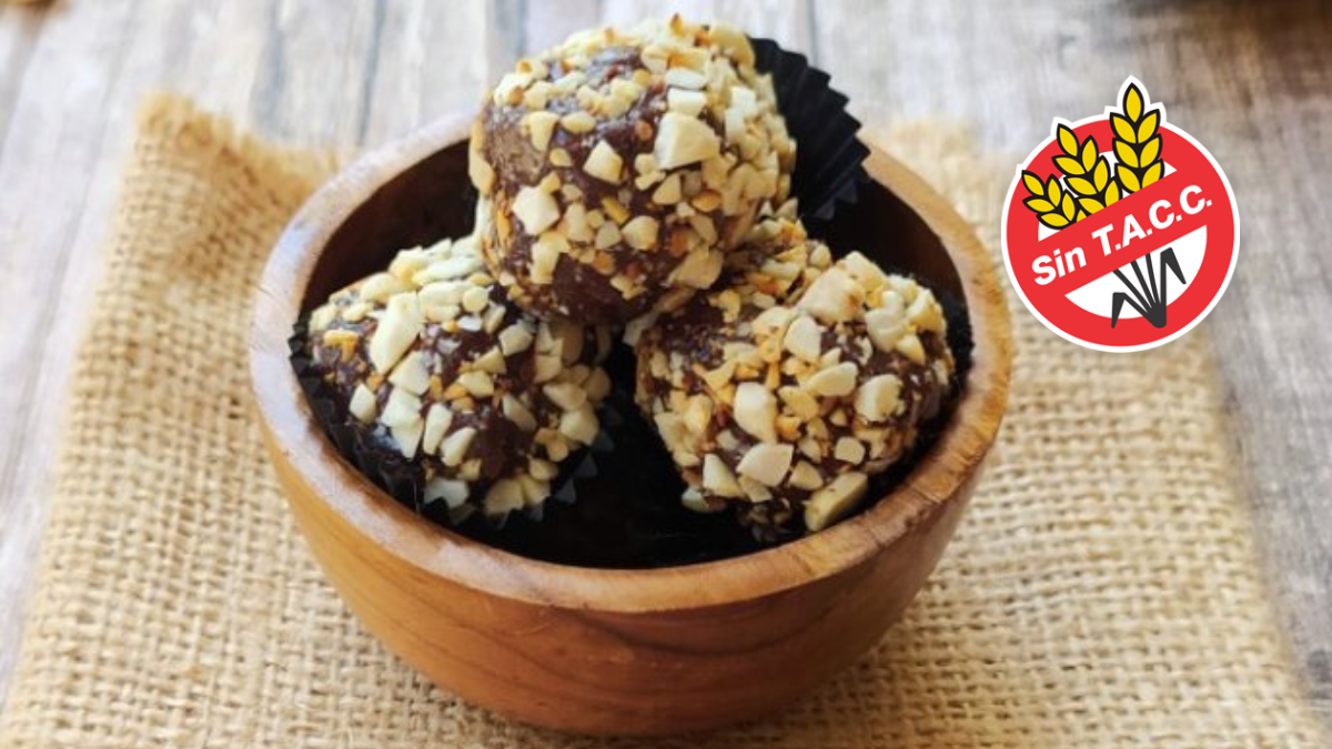 Estas chocotrufas son deliciosas, sin TACC y son muy fáciles de hacer. Estas chocotrufas son deliciosas, sin TACC y son muy fáciles de hacer.