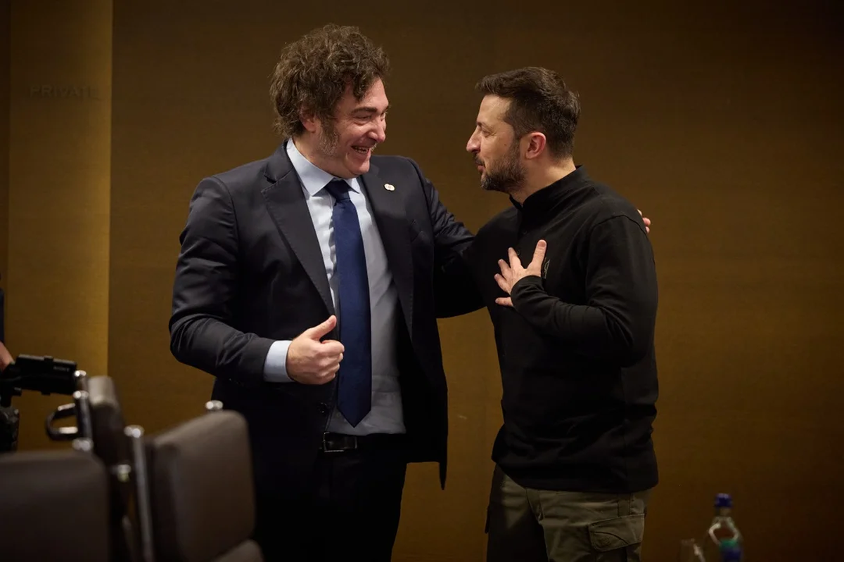 El presidente Javier Milei junto a su par de Ucrania, Volodímir Zelenski. El presidente Javier Milei junto a su par de Ucrania, Volodímir Zelenski.