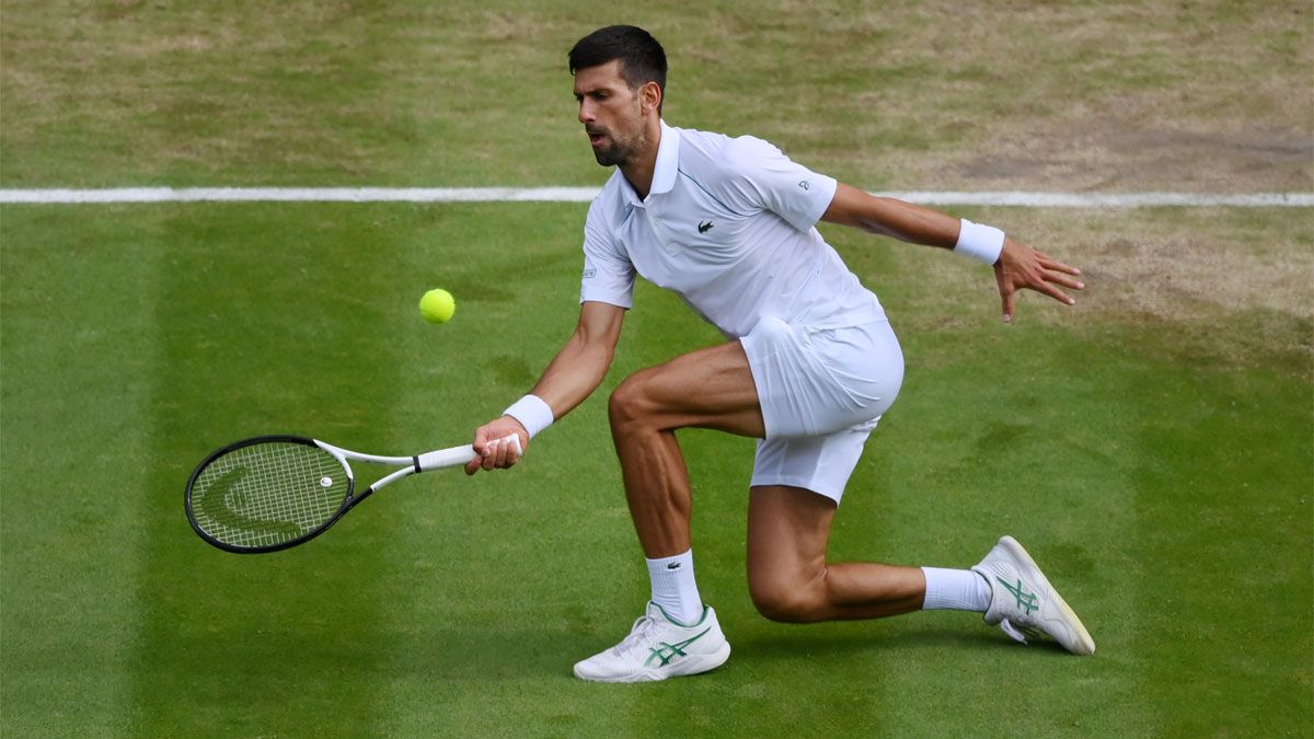 Novak Djokovic se metió entre los cuatro mejores de Wimbledon.