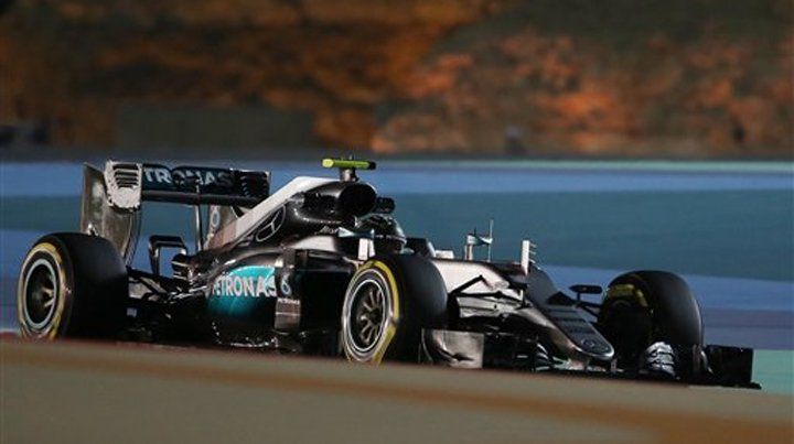 Rosberg dominó los ensayos libres y se posiciona como favorito