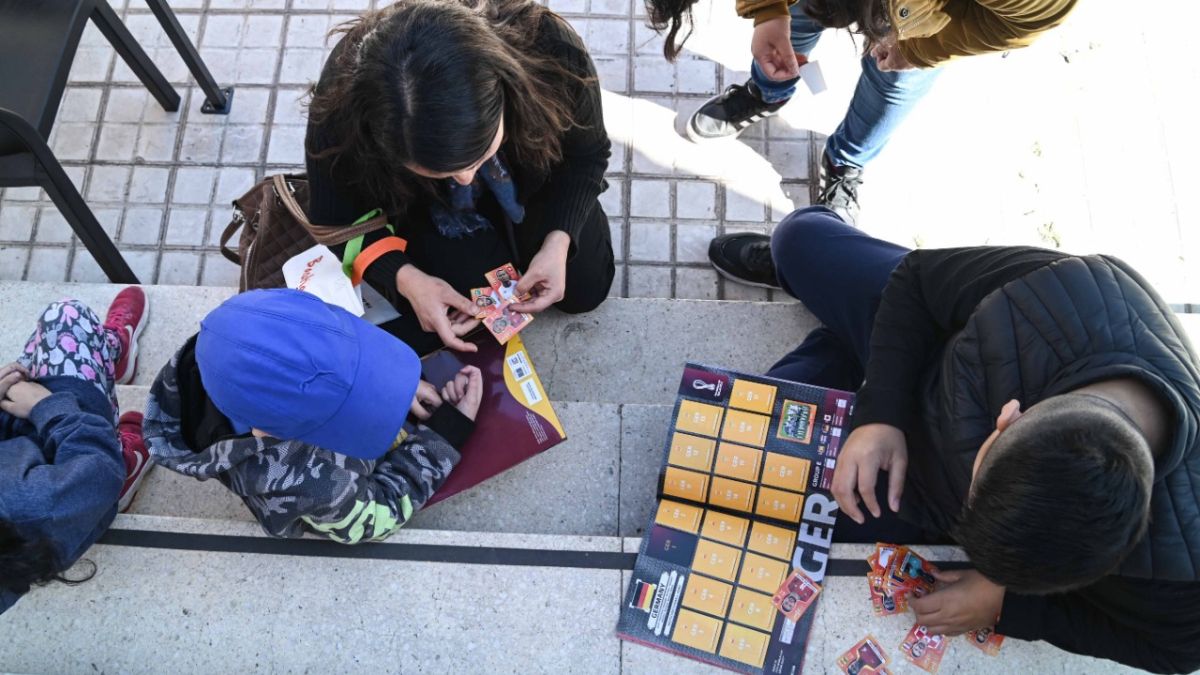 El furor de las figuritas no es sólo para los niños.