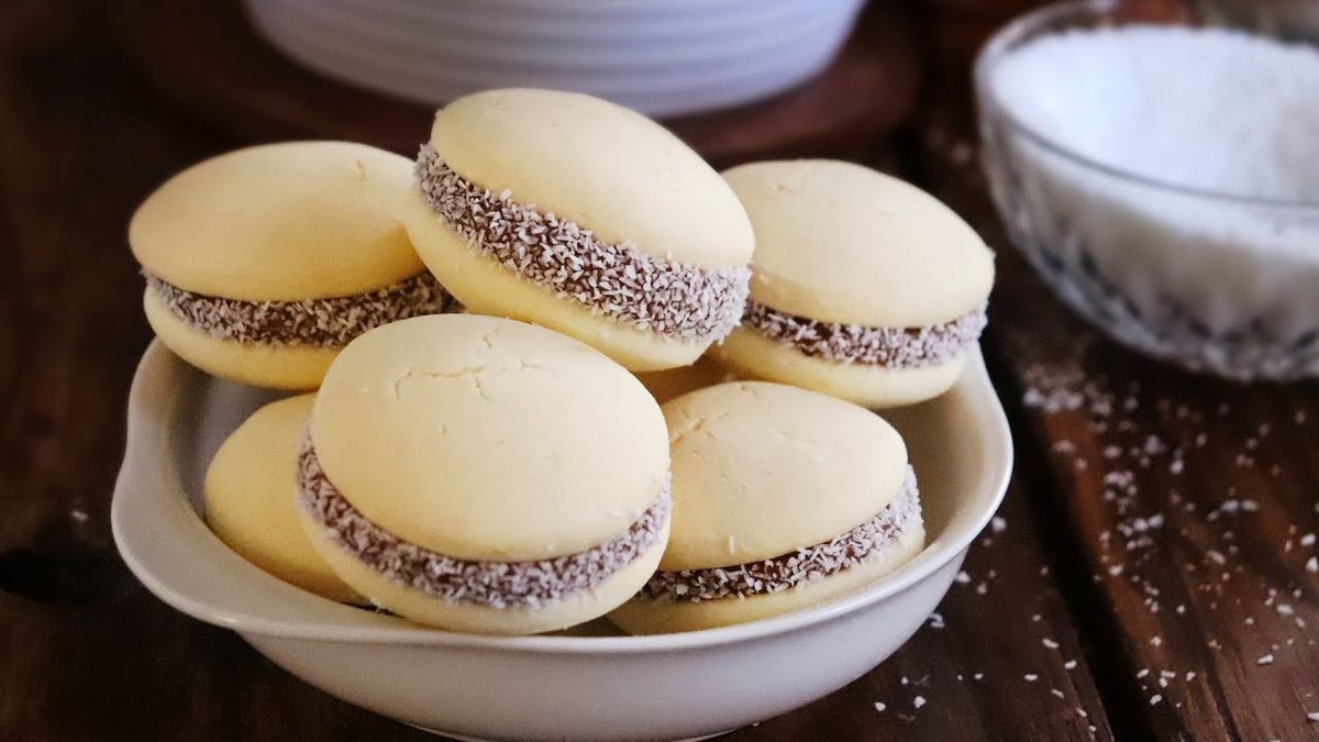Alfajores de maicena, un bocado irresistible de la gastronomía argentina. Alfajores de maicena, un bocado irresistible de la gastronomía argentina.