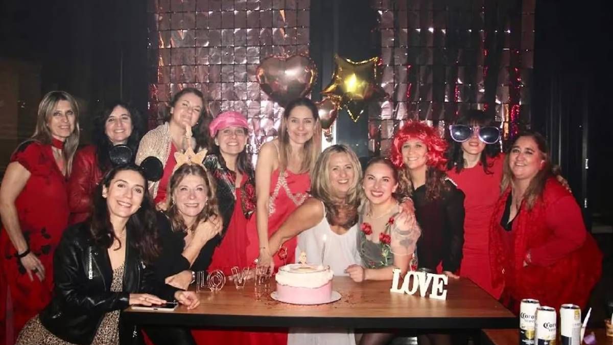 .Mariel disfrutó de una ceremonia íntima con sus amistadas más cercanas. .Mariel disfrutó de una ceremonia íntima con sus amistadas más cercanas.