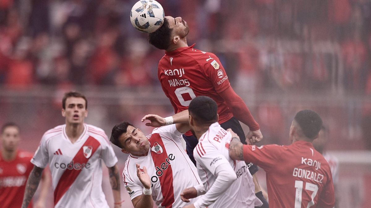 Empate sin goles enre Independiente y River por la Liga Profesional. Empate sin goles enre Independiente y River por la Liga Profesional.