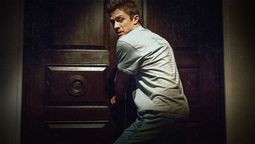 El actor Topher Grace interpreta a Tom Walker en la película de Netflix.