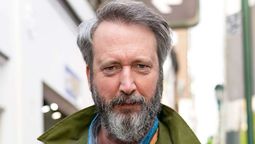 Prime Video: tiene 4 episodios, es de comedia y está basada en la experiencia personal del actor Tom Green