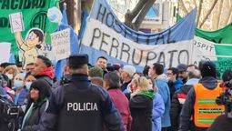 La marcha del miércoles agrupó a unos 20 gremios, movimientos y organizaciones sociales en reclamo por la reapertura de paritarias y una mejora en el aumento salarial.