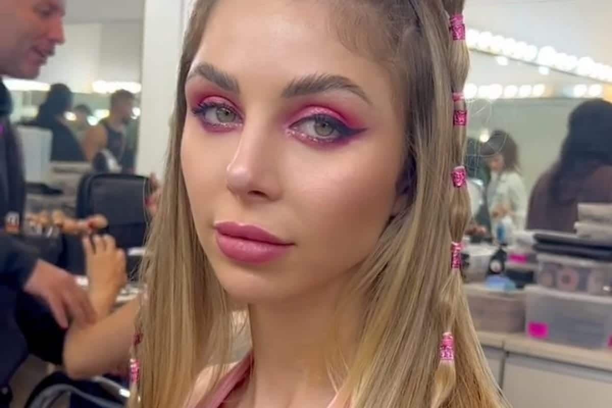 Romina Malaspina se muestra en mini corpiñito shiny y lleva la tendencia furor a otro nivel