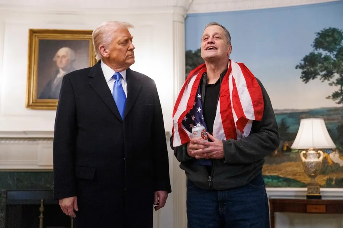 Donald Trump dio la bienvenida a Mark Fogel en la Casa Blanca. Crédito: EFE/EPA/Aaron Schwartz/POOL. Donald Trump dio la bienvenida a Mark Fogel en la Casa Blanca. Crédito: EFE/EPA/Aaron Schwartz/POOL.