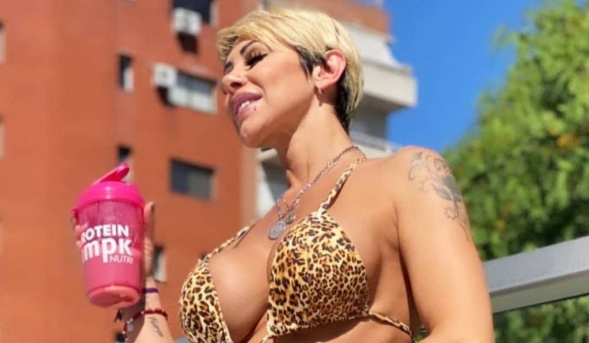 Mónica Farro presentó a su hijo y causo furor!