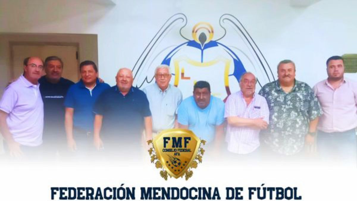 Los integrantes de la CD de la Federación Mendocina de Fútbol, representando a las ocho Ligas locales. Los integrantes de la CD de la Federación Mendocina de Fútbol, representando a las ocho Ligas locales.