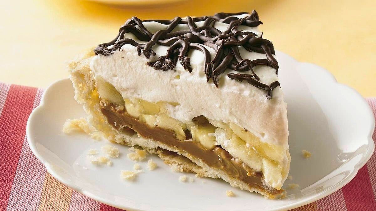 Cómo hacer una Tarta banana split: la receta golosa y riquísima con 5 ingredientes