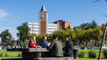 La Universidad Austral realiza en Mendoza su primera jornada de orientación universitaria La Universidad Austral realiza en Mendoza su primera jornada de orientación universitaria