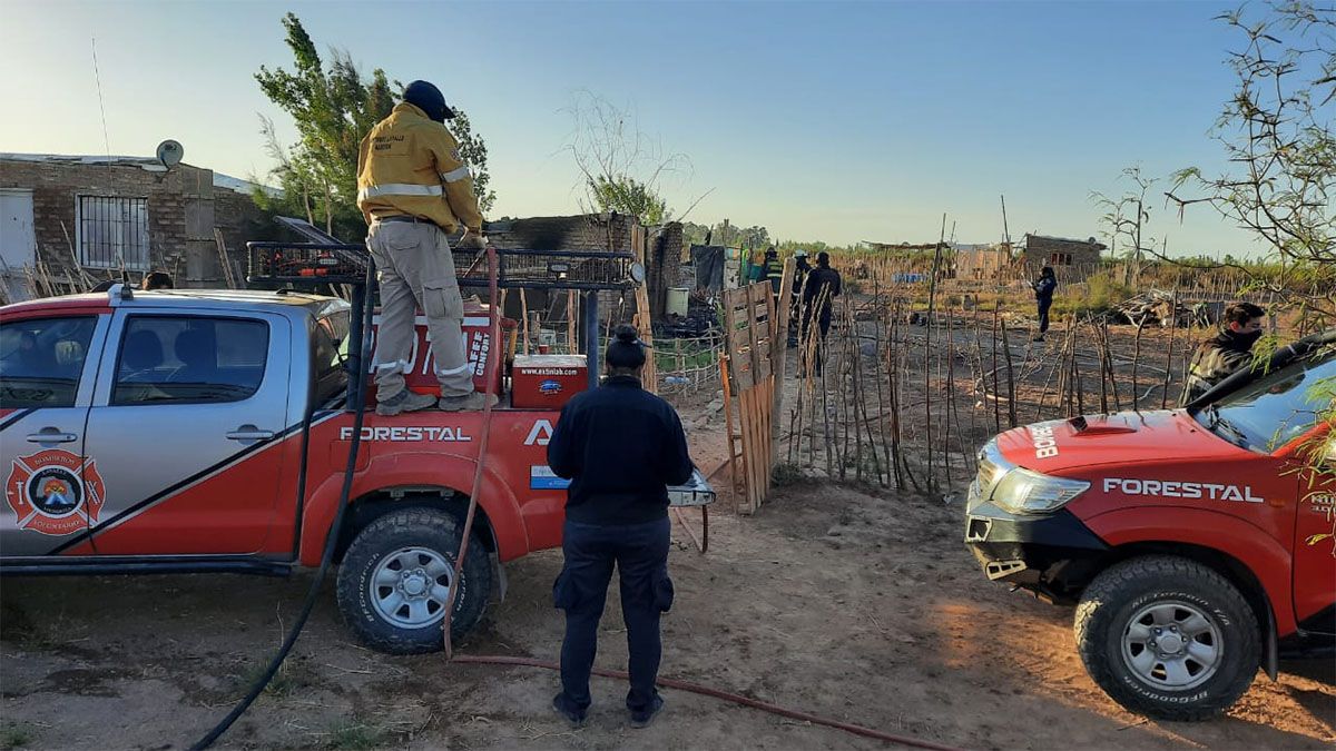 Bomberos encontraron el cuerpo de la víctima calcinado