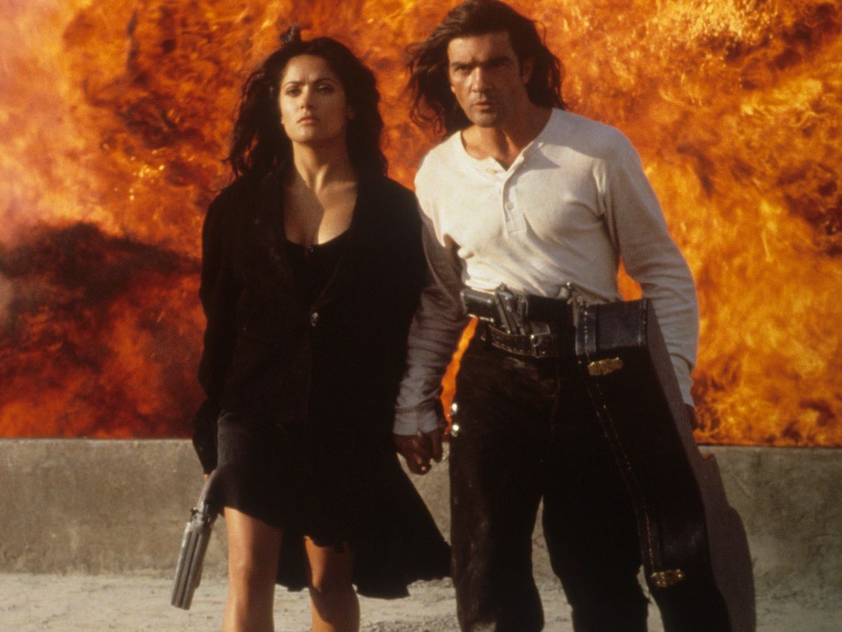 Salma Hayek y Antonio Banderas trabajaron juntos en la película Desperado, dirigida por Robert Rodríguez. Salma Hayek y Antonio Banderas trabajaron juntos en la película Desperado, dirigida por Robert Rodríguez.