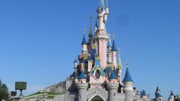 En medio de una psicosis generalizada evacuaron Disney París por una falsa alarma