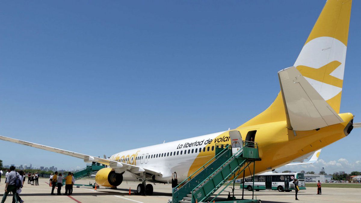 Flybondi negó versiones sobre incidentes en el Aeropuerto El Plumerillo en Mendoza.