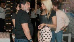 Todo mal entre Maradona y su ex: Está muy mal de la cabeza