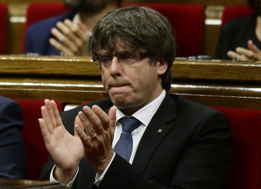 Cataluña avanza hacia la independencia y se rebela