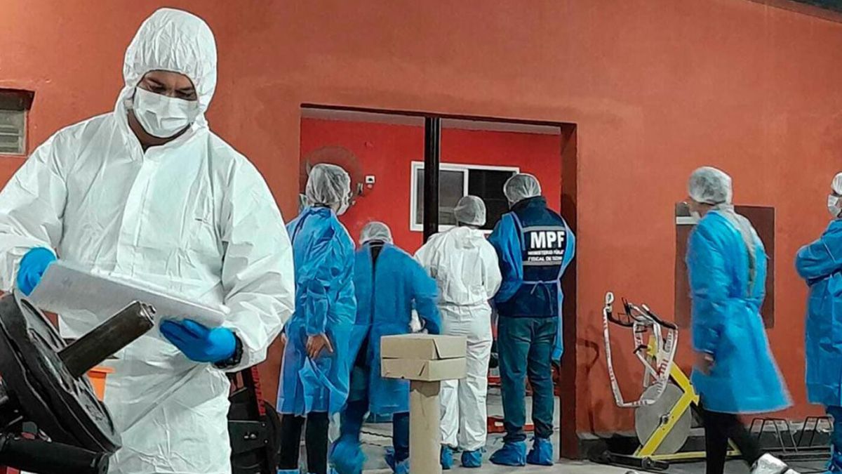 El hombre mató a balazos a su expareja en un gimnasio, en Tucumán, y luego se suicidó ahorcándose El hombre mató a balazos a su expareja en un gimnasio, en Tucumán, y luego se suicidó ahorcándose