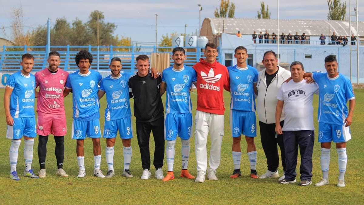 Gutiérrez homenajeó a los jugadores que lograron los ascensos al Federal A en el 2025 y 2024