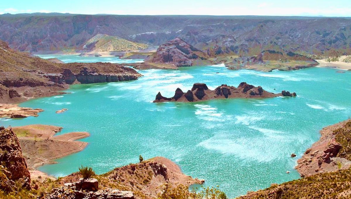 En Mendoza se esconde el espejo de agua más hermoso de Argentina y una trágica leyenda que la envuelve. Fuente: Excursiones Mendoza