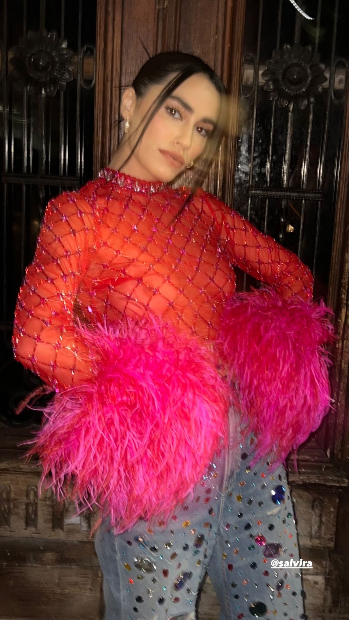 Sin brassier, Lali Espósito se suma a las ultra transparencias de red y paraliza la noche. Sin brassier, Lali Espósito se suma a las ultra transparencias de red y paraliza la noche.