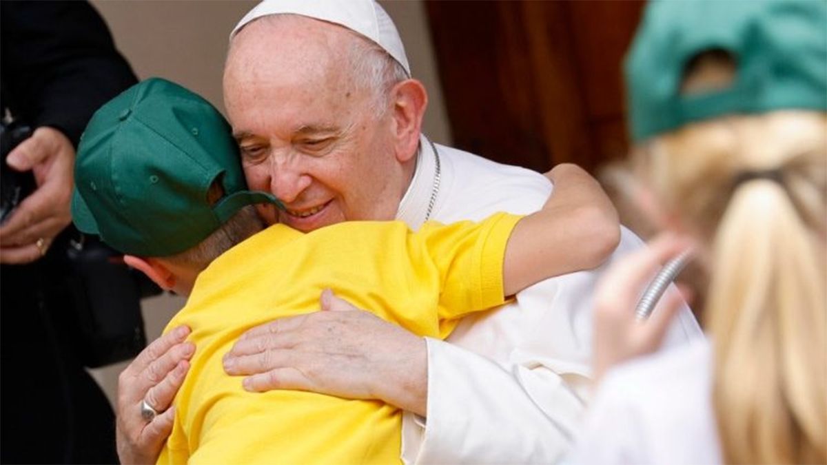 Guerra Rusia - Ucrania: el papa Francisco recibió a niños refugiados.