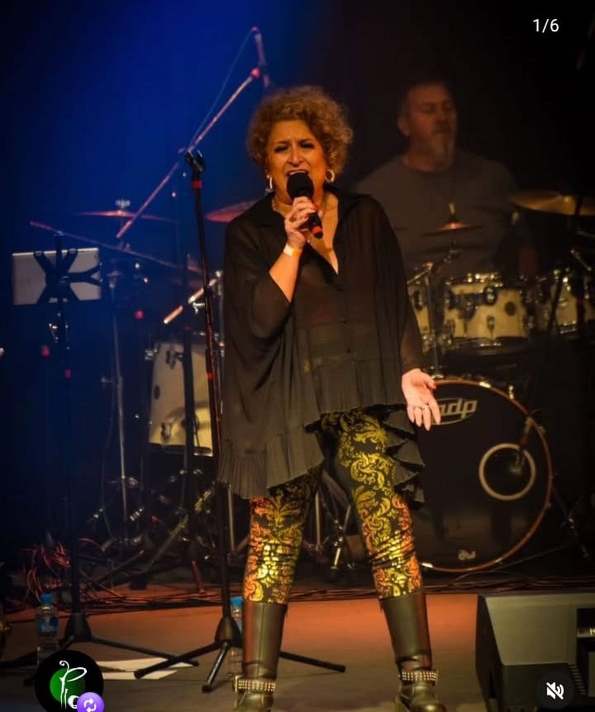 Bibi Fernández interpreta a Tina Turner con su banda The Best. Gentileza Bibi Fernández interpreta a Tina Turner con su banda The Best. Gentileza